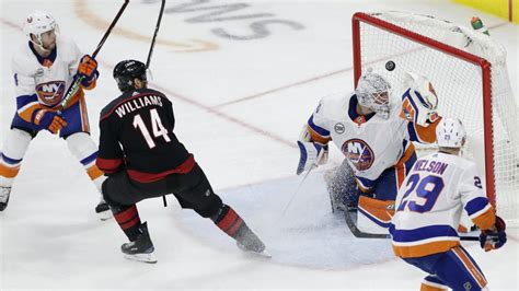 NHL playoffs: Hurricanes top Islanders 5-2; Stars beat Blues 4-2 | CTV News