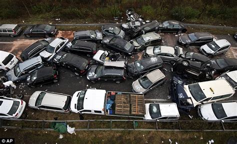 Three killed in huge 52-vehicle crash on the German autobahn in thick fog | Daily Mail Online