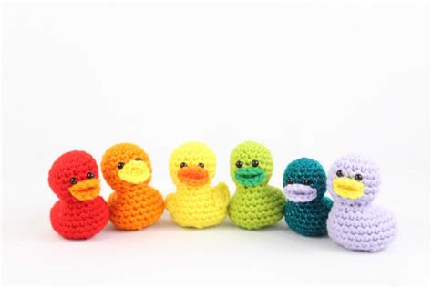 20 Minute Duck - Free Amigurumi Crochet Pattern - StringyDingDing