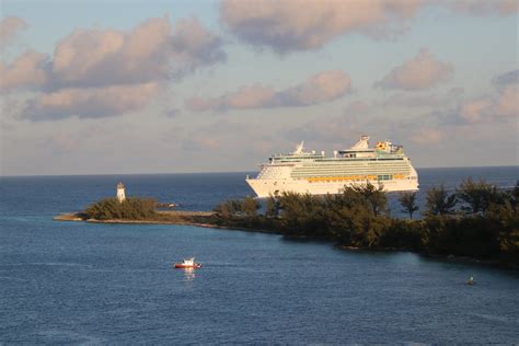 Cruise Ships at Nassau (Bahamas) taken from the port and t… | Flickr