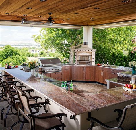 Outdoor Kitchen Design Ideas | Brown Jordan Outdoor Kitchens