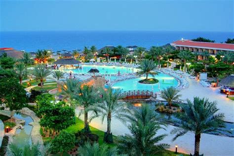 Fujairah Rotana Resort & Spa, Aqah - Compare Deals