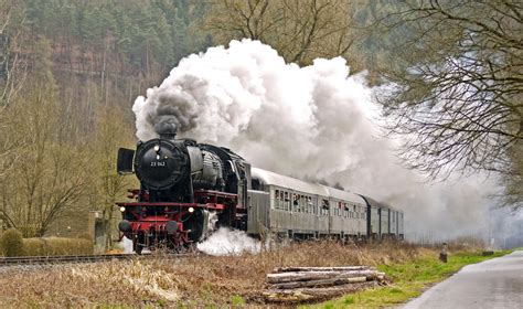 Images Gratuites : Piste, chemin de fer, fumée, véhicule, nostalgie, Vieil homme, un événement ...