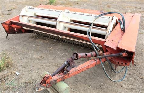 Hesston Swather | Linnebur Auctions, Inc.