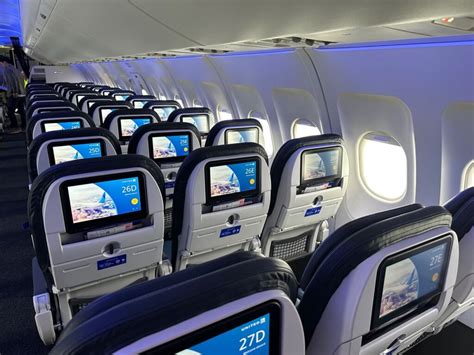 United Airlines Retrofits First Narrowbody Aircraft With Modern Interior - Live and Let's Fly