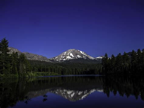 7 Best Day Hikes in Lassen Volcanic National Park - Trailhead Traveler