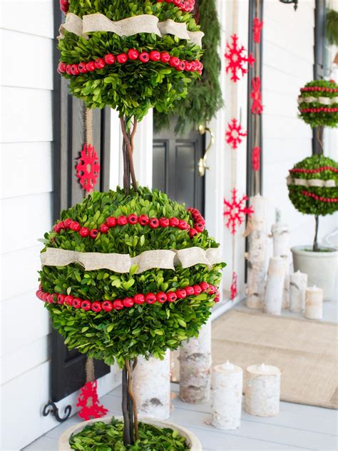 Outdoor Holiday Decorations | Easy Crafts and Homemade Decorating & Gift Ideas | HGTV