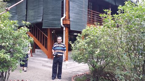Posing beside Uncle Ho's humble bamboo house | That's me pos… | Flickr