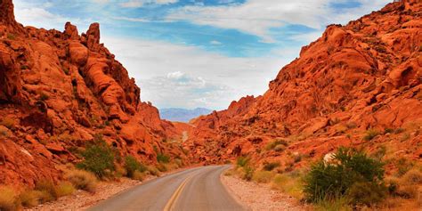 20 roads you should drive in your lifetime | Beautiful roads, Valley of ...