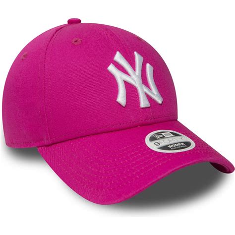 New Era Curved Brim 9FORTY Essential New York Yankees MLB Pink Adjustable Cap: Caphunters.com