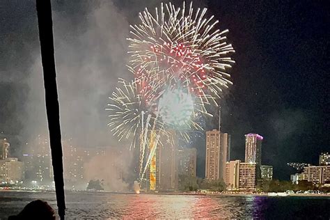 2023 Friday night fireworks in Waikiki provided by Moana Sailing Co.