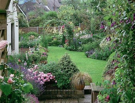 Brilliant French Country Garden Decor Ideas 33 | French cottage garden, French country garden ...