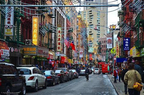 Colorful photos of Chinatown in New York City : Places : BOOMSbeat