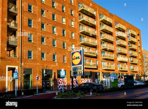 South oxhey central hi-res stock photography and images - Alamy