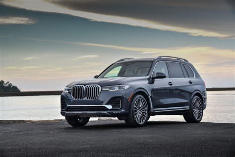 2019 BMW X7 offers a commanding presence - CNET