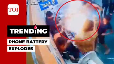 Video: Mobile phone battery explodes at a shop in Jabalpur | Viral ...