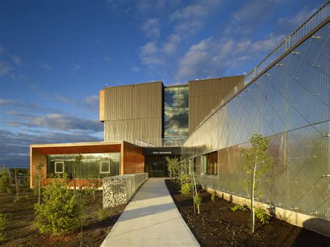 University College of the North / Architecture49 | ArchDaily