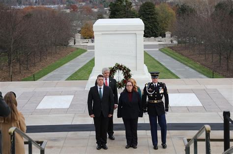 Tomb of the Unknown Soldier Wreath Laying Ceremony - Catherine Lee Florals