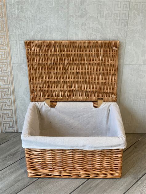 New Large Wicker Natural Style Basket With Lid and Lining - Etsy UK