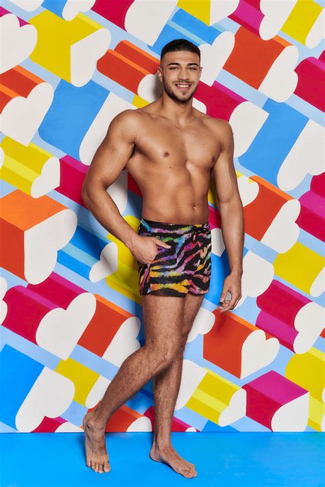 Who is Tommy Fury? Love Island contestant, professional boxer and Tyson ...