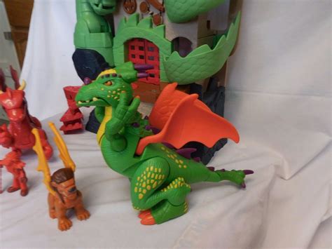 Fisher Price Imaginext dragon world castle fortress + 3 Dragons + Figure Lights - Imaginext