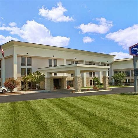 THE 10 CLOSEST Hotels to Sevierville Convention Center