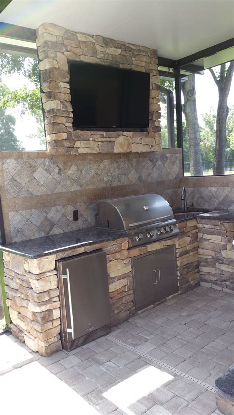 Creative Outdoor Kitchens TV Enclosure - Creative Outdoor Kitchens