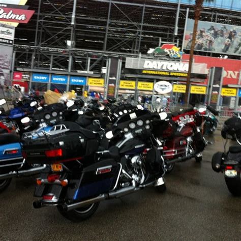 Photos at Pit Road Patio At Daytona Speedway - Daytona International ...