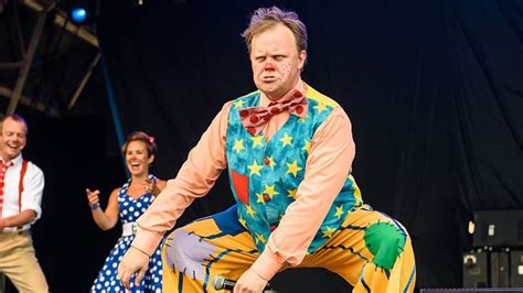 Justin Fletcher — all about the Mr Tumble star | What to Watch