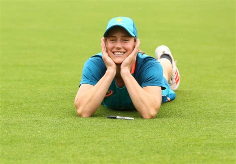 Ellyse Perry poses for a picture | ESPNcricinfo.com