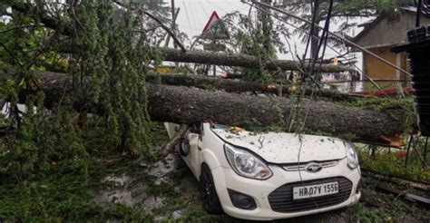 Five killed as heavy rains lash Himachal, 736 roads closed| Onmanorama