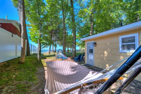 Scenic Drive Resort on Lake Michigan - Cottage #5 - Cottages for Rent ...