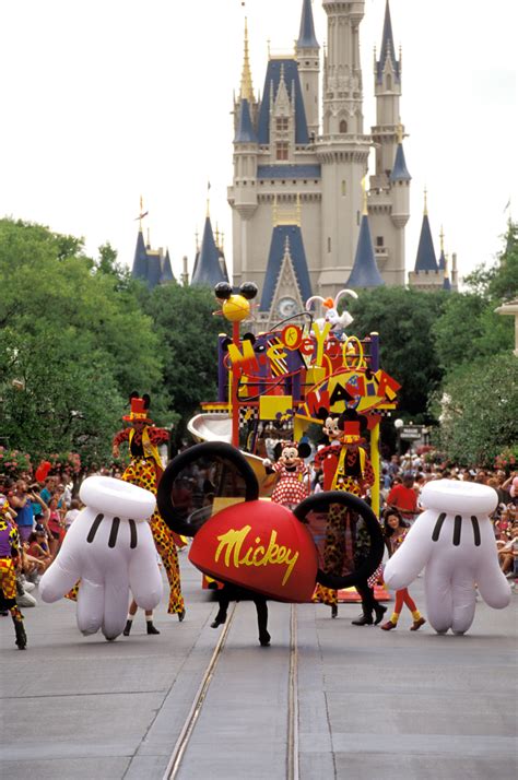 Vintage Walt Disney World: A Look Back at Magic Kingdom Park Parades ...