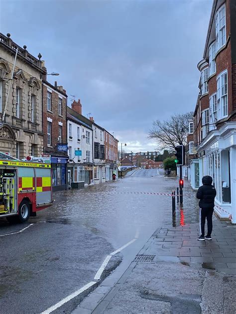 Pictured: The flood that has closed Tadcaster bridge | YorkMix