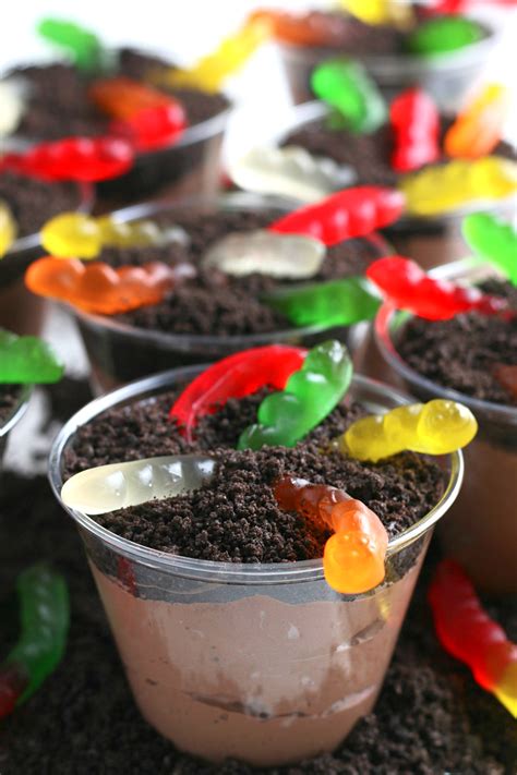 How to Make Oreo Dirt Cups - Kara Creates