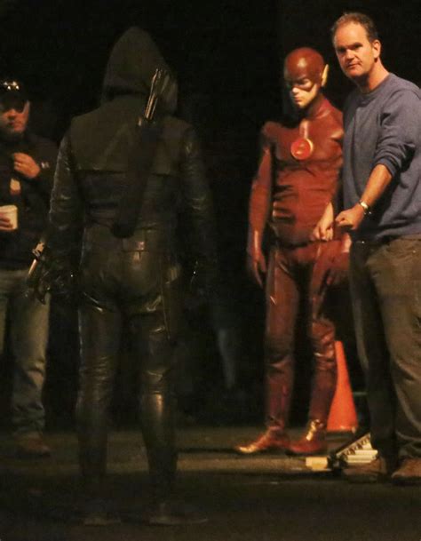 The Flash/Arrow Crossover Set Pictures | POPSUGAR Entertainment