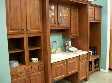 File:Kitchen cabinet display in 2009.jpg - Wikipedia