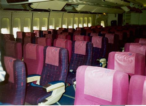 China Airlines 747 cabin | China airlines, Airline seats, Airplane interior