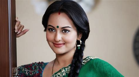 Sonakshi Sinha: Biography, Age, Movies, Net Worth, Awards, mother, father, height, house ...