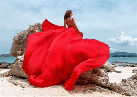 Photo dress Flowy dress Flying dress Flowy maxi dress | Etsy in 2020 | Photoshoot dress, Red ...