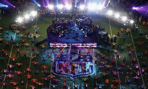 Apple signs $50 million deal with NFL to sponsor the Super Bowl halftime show in 2023 ...