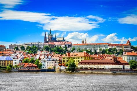 Prague Castle Tickets Price – Everything you Need to Know - TourScanner