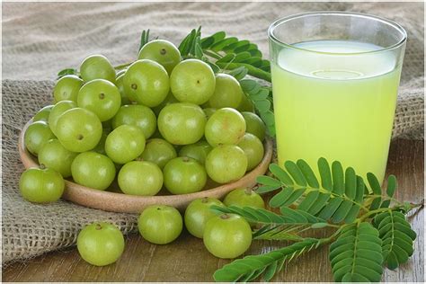 Boost Your Metabolism And Lose Weight With This Easy-to-Make Amla Juice