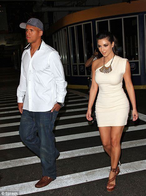 Kim Kardashian enjoys another ice cream on her Roman holiday .. but is she single again? | Daily ...