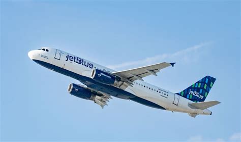 JetBlue pilot took 'evasive action' to avoid close call crash with ...