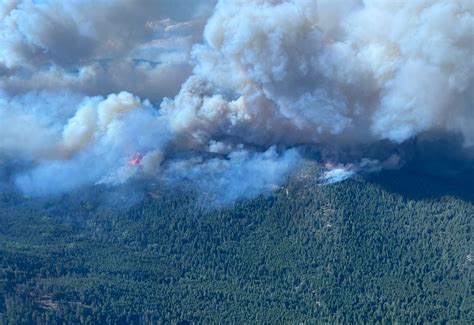 Residents of Canada's Yellowknife begin fleeing amid wildfire threat - CGTN