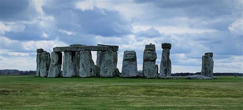 Woodhenge to Stonehenge Walk and see both for free 2022