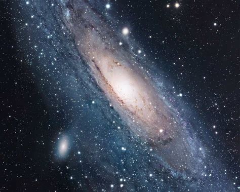 33 Free HD Universe Backgrounds For Desktops, Laptops and Tablets