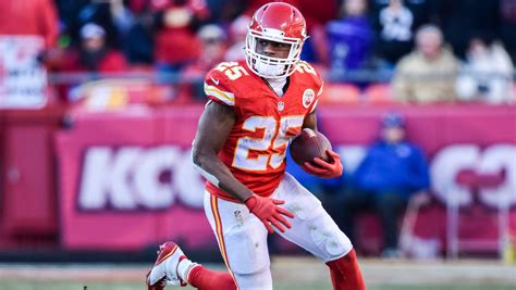 Tuesday's NFL: Jamaal Charles to retire after signing with Chiefs