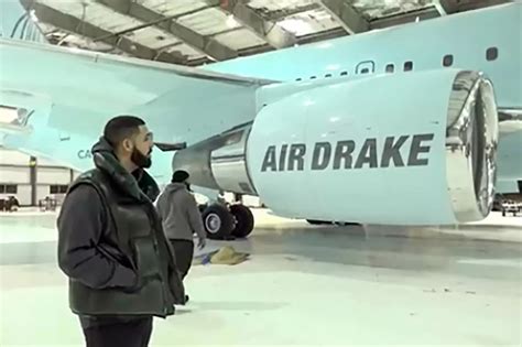 Drake Defends 14-Minute Private Jet Flight